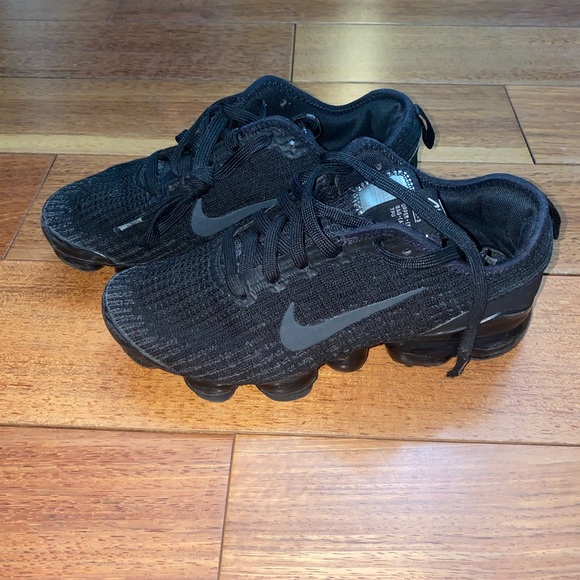 Nike Other - Girls Air Vapormax Flyknit 3 Triple BLK  Sneakers 4Y
